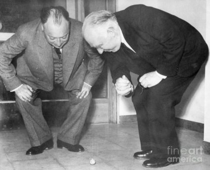 wolfgang-pauli-and-niels-bohr-margrethe-bohr-collection-and-aip-and-photo-researchers-696x565.jpg