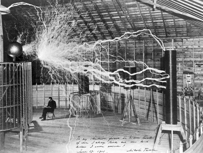 Nikola_Tesla_with_his_equipment_Wellcome_M0014782.jpg